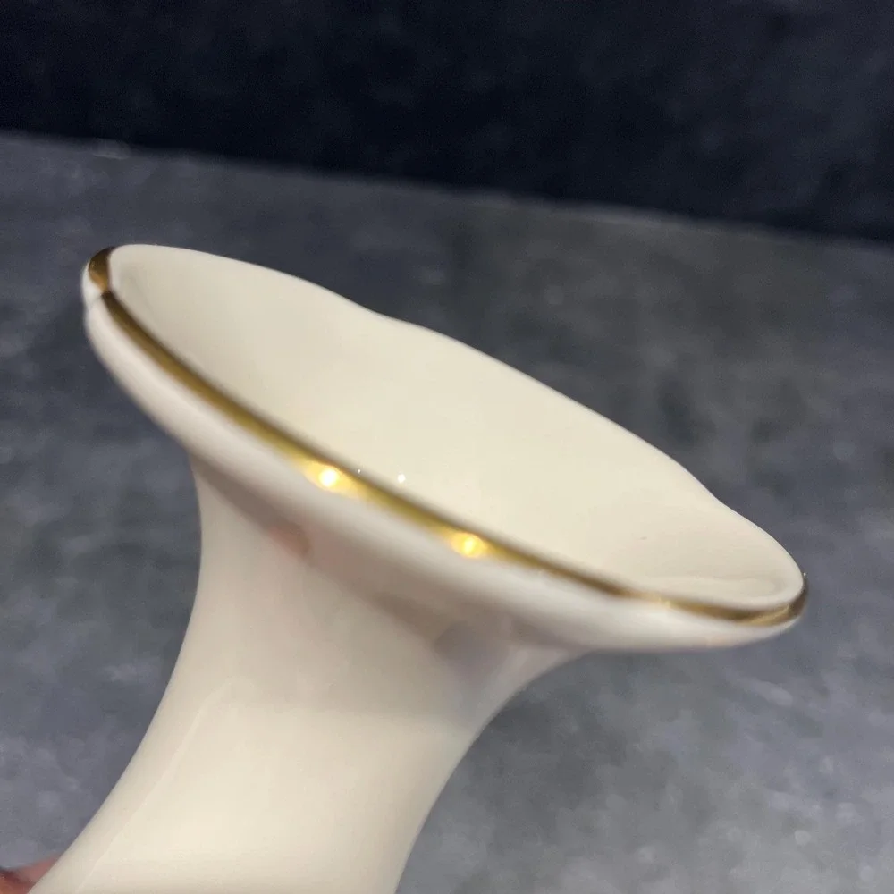 Vtg Royal Doulton Fine Bone China Bud Vase Scalloped Edge Gilded Accents